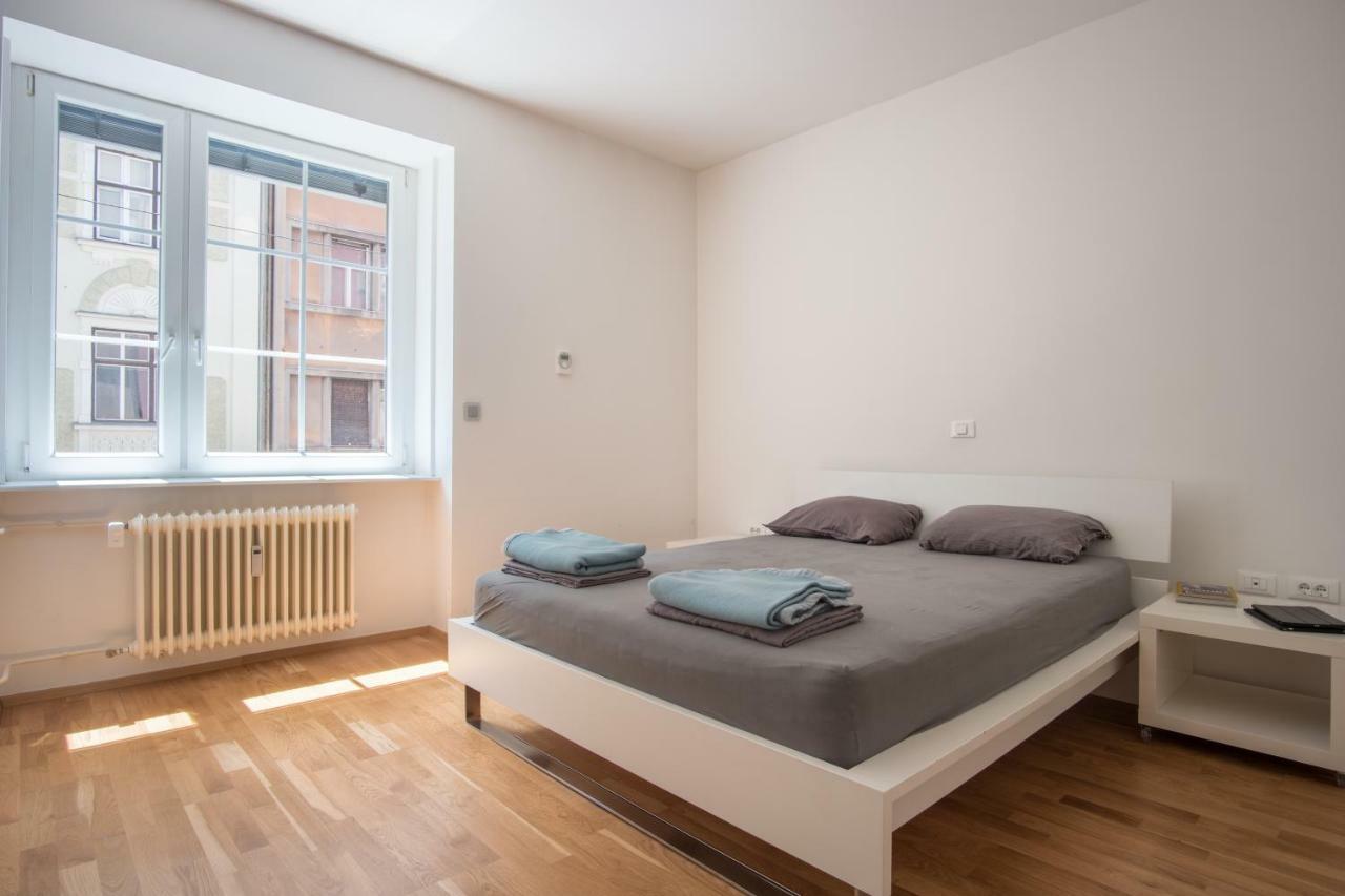 Luxury Central Apartment Ljubljana Exteriör bild